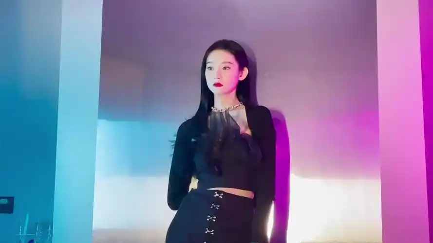 硬糖少女303马甲线双马尾舞台好可爱团直拍