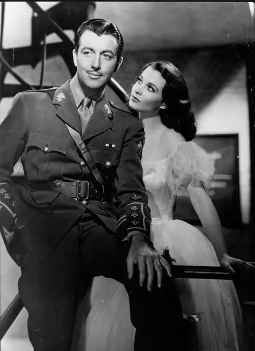 有一种美丽优雅可以和赫本相比——一代乱世佳人费雯丽