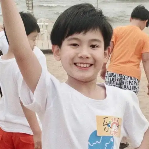 头像分享胡先煦奶包