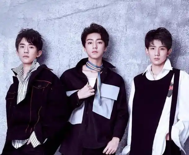 蔡依林演唱会遭粉丝用激光笔直射眼睛蔡徐坤王源也无一幸免