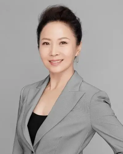 赵越是个有着丰富演绎经验的演员,此次饰演的褚静飞,是女主角林墨的一