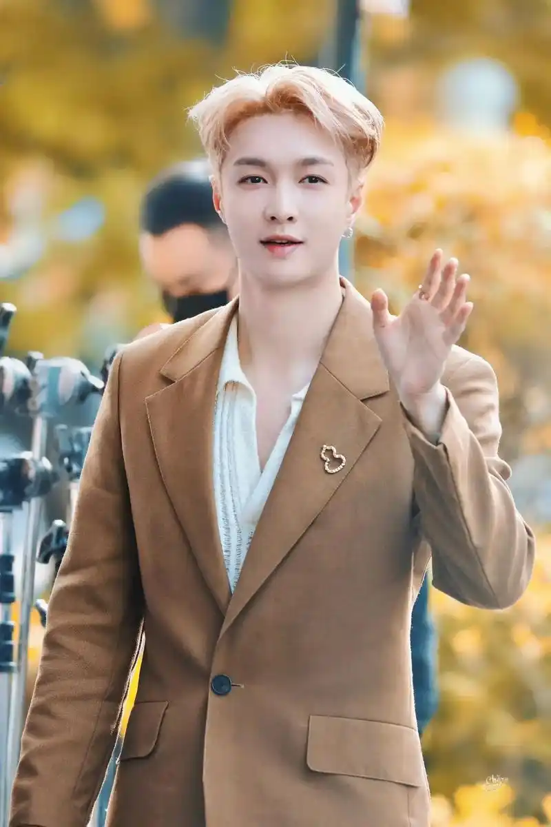 张艺兴 照片见水印💜 - 抖音