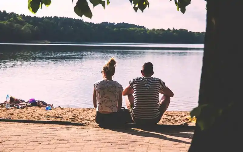 甜蜜情侣背影图片壁纸-人物壁纸-高清人物图片-第9图-娟娟壁纸