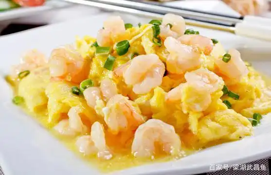 鸡蛋配虾仁,滑蛋虾仁