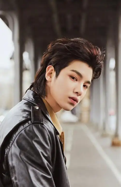 酷帅撩人:justin黄明昊