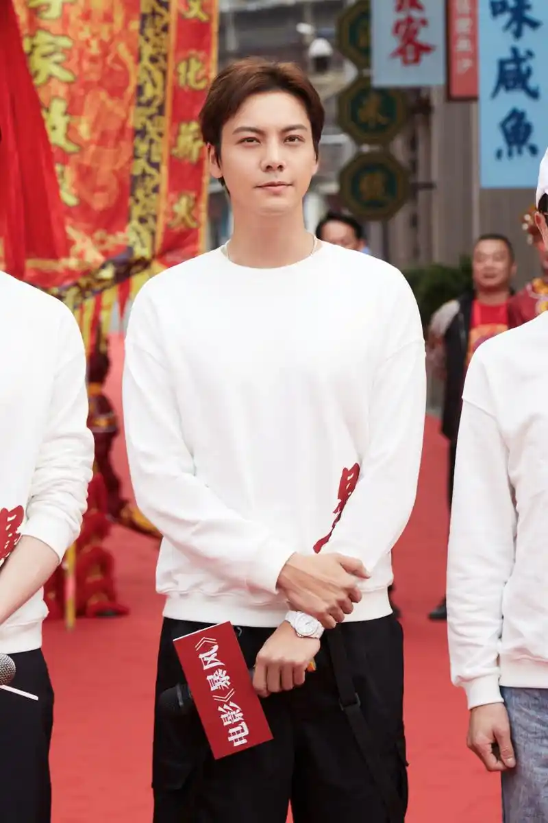 02@陈伟霆 电影《暴风》汕头站首发仪式[期待] @陈伟霆 和主创一同