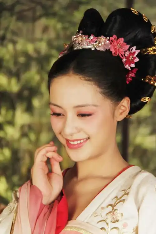 扮女皇谁家强?不同女星演绎的16位"武则天"