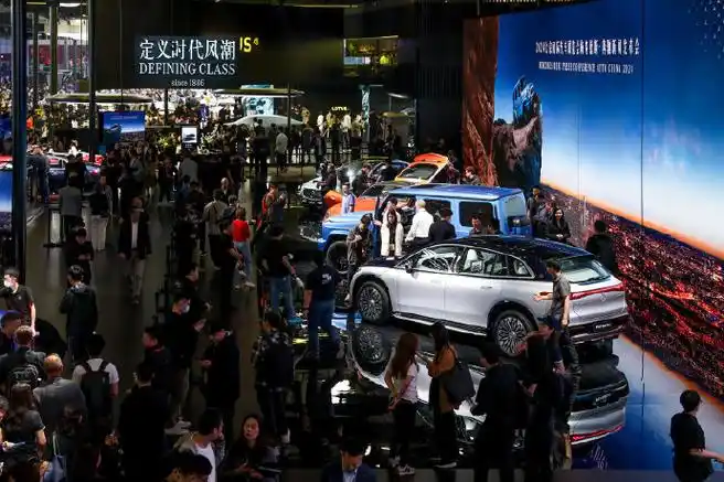 【酷车同学】今年的北京车展现场人潮涌动,盛况空前,这不仅展现了汽车