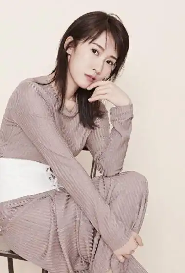 李念性感美艳时尚写真图片36