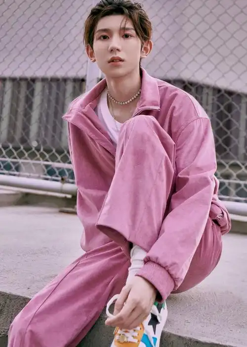 有没有特好看的王源的神图,在线求? - 知乎