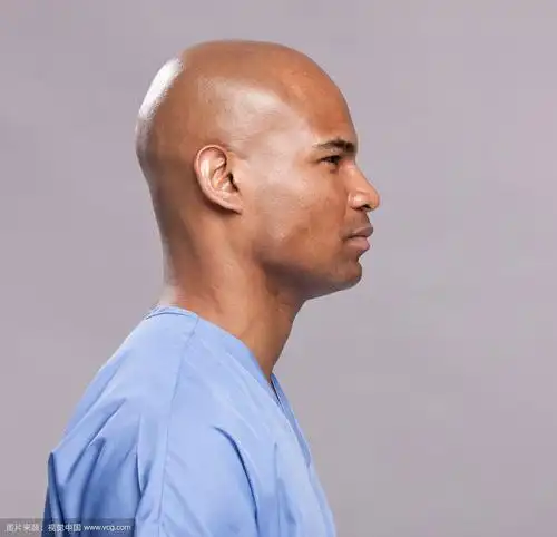 光头伟人侧面头像图片