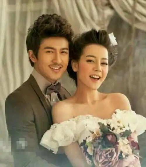 迪丽热巴最全老照片:拥有完美的身材和无敌的颜值