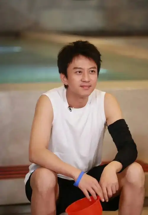 邓超陈赫再说weare伐木累#邓超陈赫再说跑男经典台词,就是说谁的眼眶