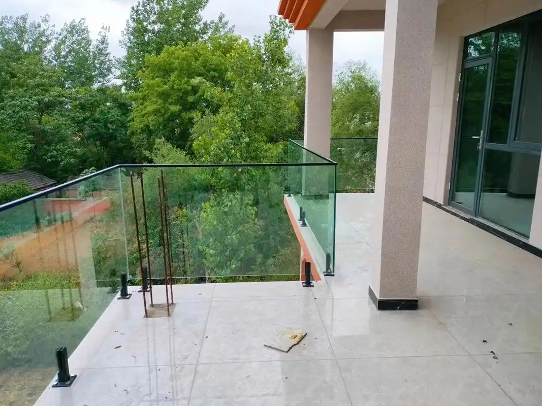 玻璃护栏# #玻璃扶手# #简约装修# #阳台扶手# #极窄# #阳台