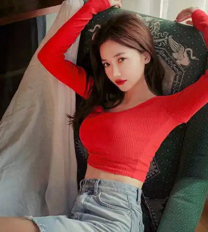 九头身完美比例的少女,不多见了,个个女人味十足_牛仔裤_身材_紧身