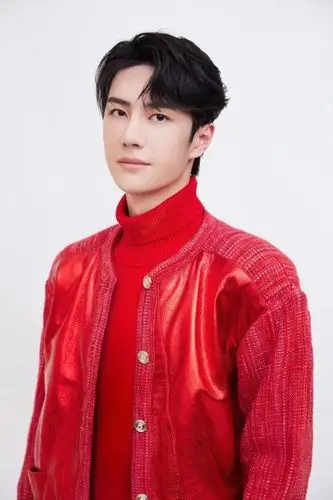 王一博身着红色西装02活力满满