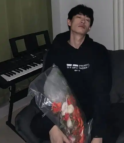 潮图丨马思唯如果不丑还是挺帅的