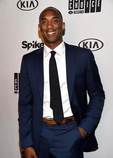 科比西装革履帅气写真