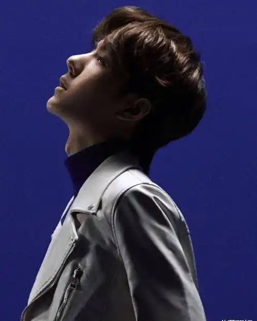 虽只有影子却遭全网反对,还没有迪丽热巴爷们_蔡徐坤_兄弟_王一博