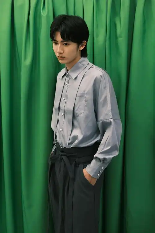 郝富申棋魂高分收官港风写真眼神坚定深沉