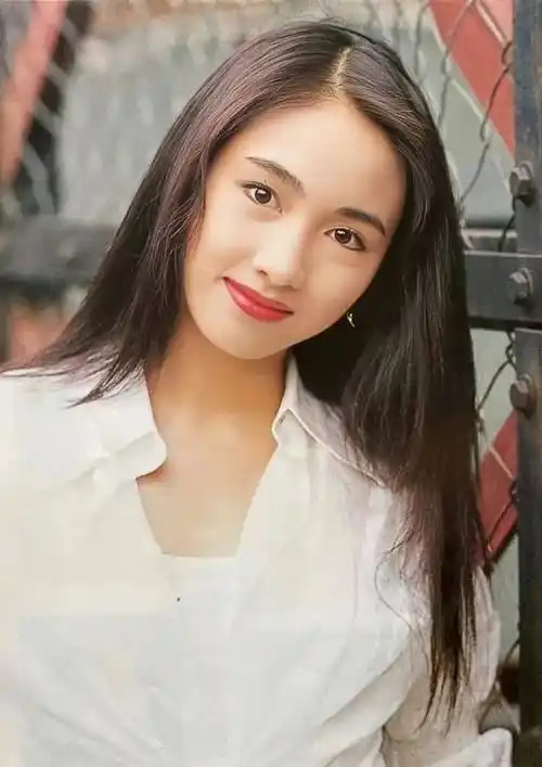 "豪门宠儿"黎姿身边富家公子追求无数,为何最后却嫁给了瘸子?