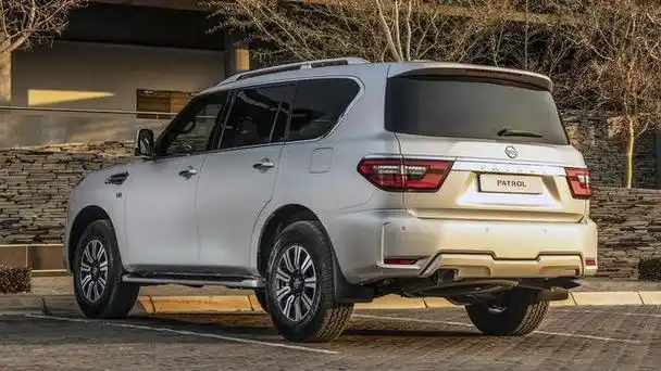 2023款日产途乐亮相,配406匹大v8 7at,拖曳重量3.85吨