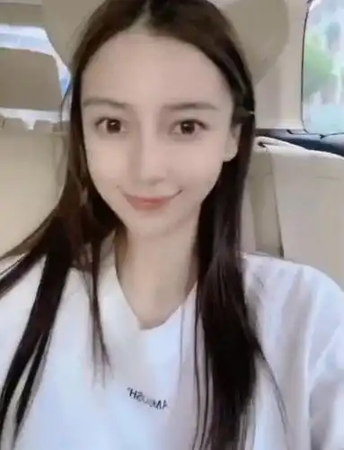 baby黄晓明一家三口合体,小海绵正脸照终于曝光,看清长相,懵了