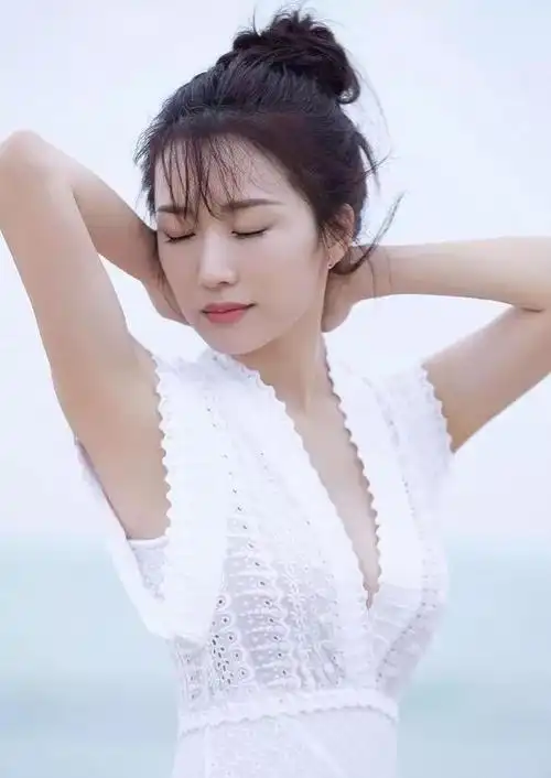 "阔太"李念惊艳美图