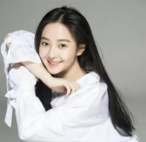 童星杨丽晓近照曝光,曾是戏霸名气不输杨紫,留学后星途愈发坎坷