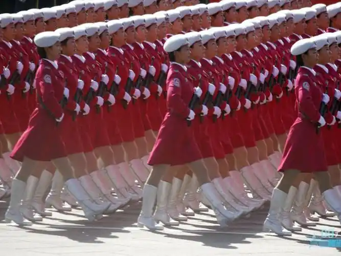 图片描述:2009年女兵阅兵式方阵.