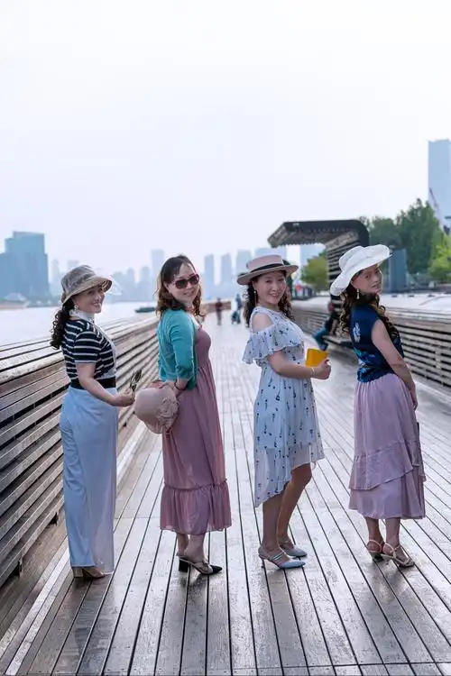 四姐妹魔都北外滩滨江秀美