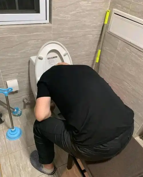 德云社小聚岳云鹏孙越喝到吐造型搞怪