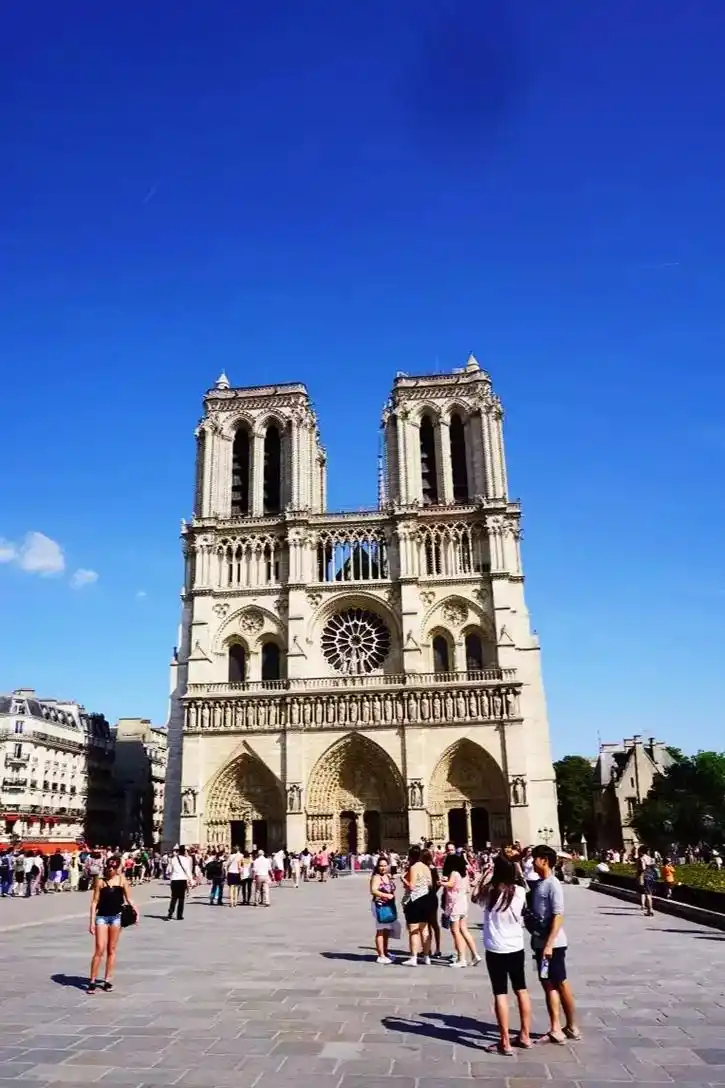 介绍我的摄影作品 巴黎圣母院——{2015年亲临游览) - 抖音