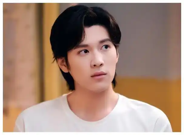 甜宠新番来袭,媲美《来自星星的你》,剧情甜蜜吸睛