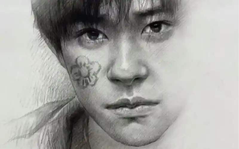 宝哥给你不一样的易烊千玺素描分享送你一朵小红花