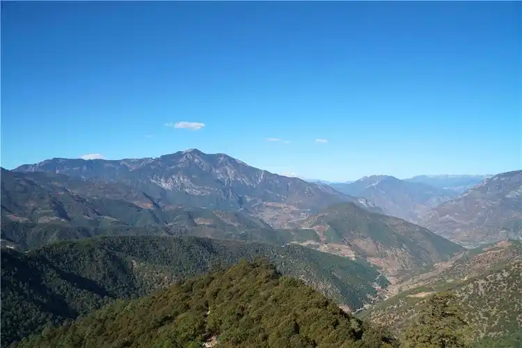 滇西行:丽江,宁蒗,高山深沟,连绵起伏之小凉山