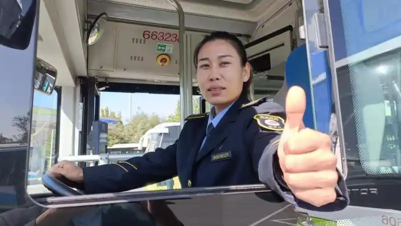 春节期间 北京829路女驾驶员王婷温暖坚守