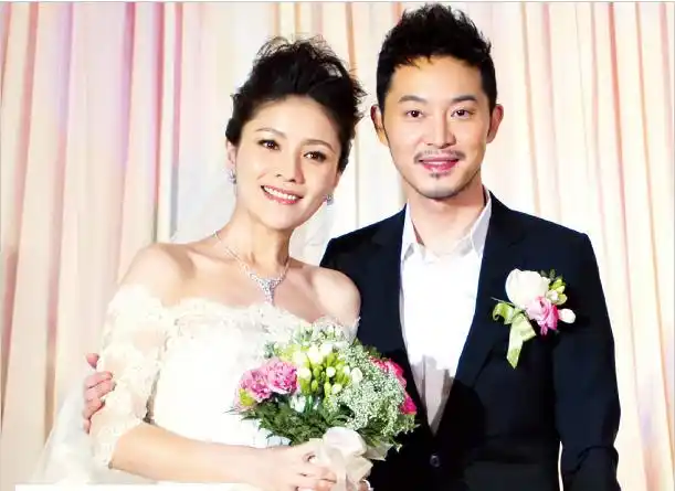 尽管沙溢跟胡可结婚恩爱有加,是娱乐圈公认的模范夫妻,但还是会遭遇