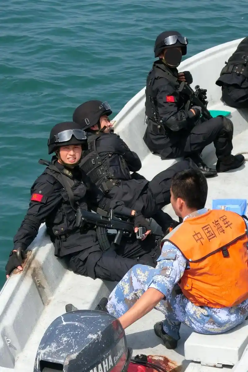 我爱祖国蓝色的海洋!   #人民海军成立74周年 #已退役# - 抖音