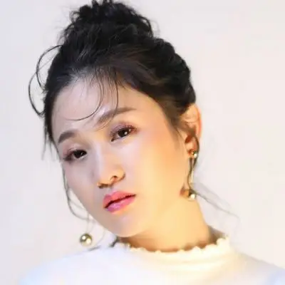 东方晴儿:《等风等雨不如等你》【伤感 同步歌词】