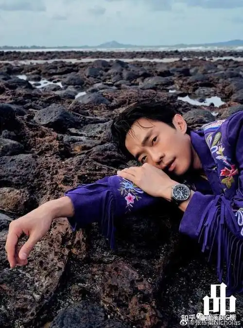 微笑王子张栋梁微笑pasta再度翻红拍新片文艺气质依旧