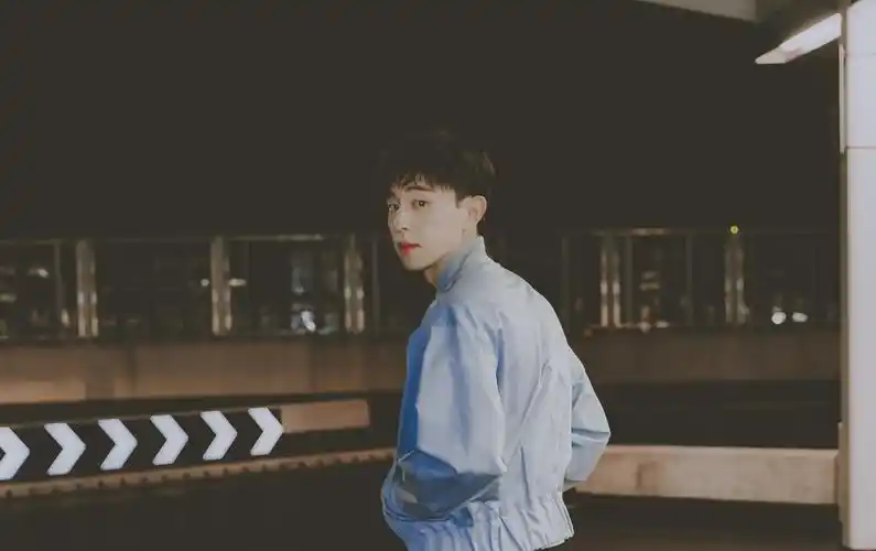 邓伦 男神壁纸 背景