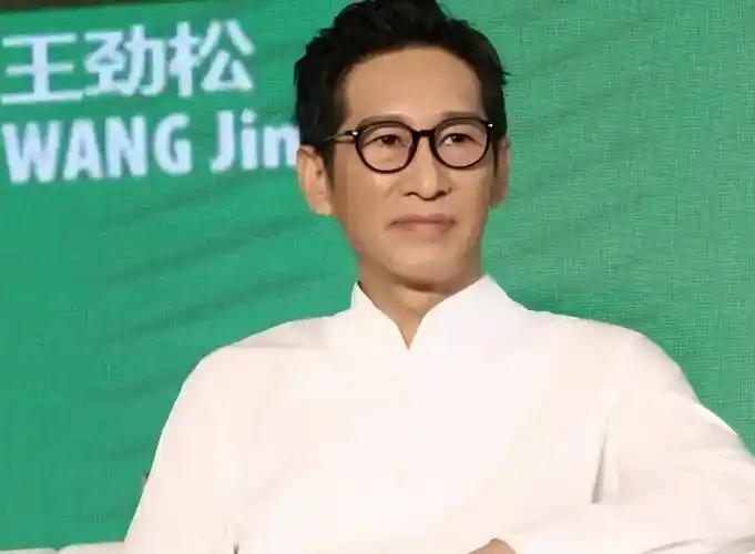 王劲松禁止粉丝使用他照片做头像回应坚决态度引发热议后注销账号