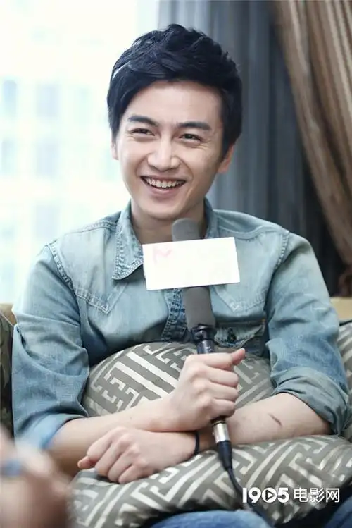 26岁的陈晓少年感十足,阳光的笑容感染着现场每一个人,那就一起梦回9