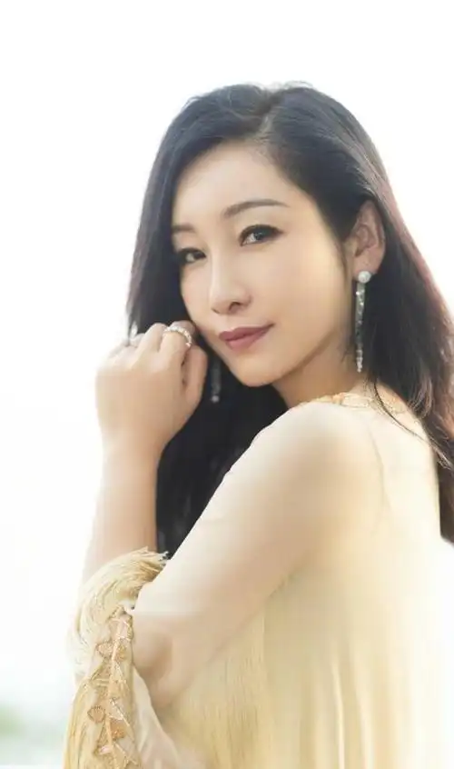 秦海璐(中国女演员)_石塘网