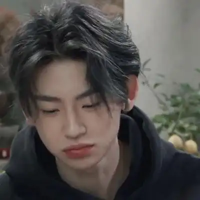 小鬼王琳凯头像