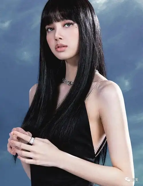 全网疯传lisa罕见生图不至于这么黑变美天才吧