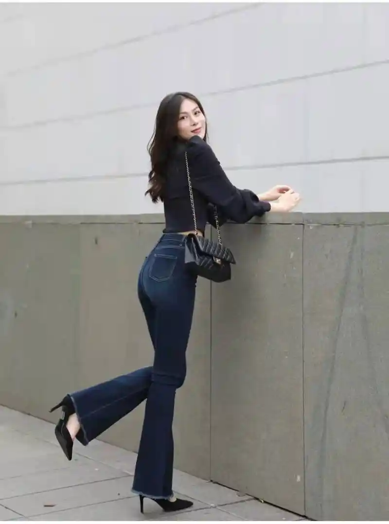 高跟鞋搭配什么衣服好看