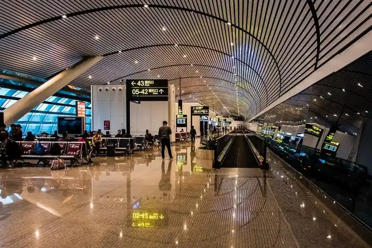 【镜头里】第385号:广西南宁吴圩国际机场候机大厅(二)