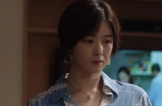 电视剧小舍得田雨岚扮演者蒋欣职业穿搭图片